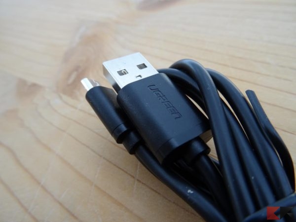 Ugreen adattatore USB a HDMI VGA alimentato