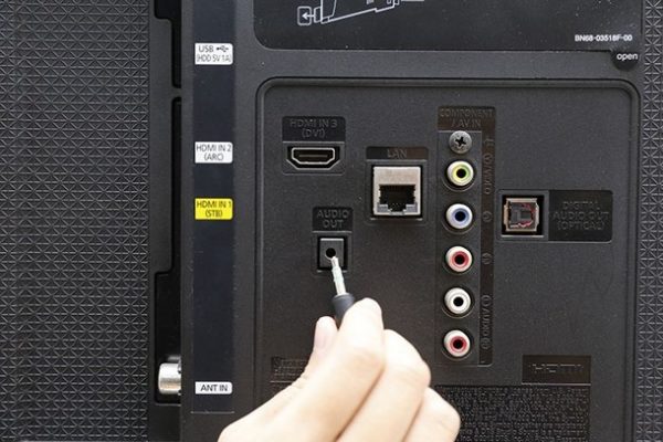 Come collegare casse o impianti audio a TV o Smart TV