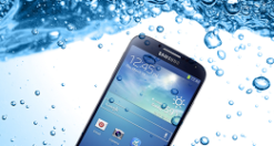 Cosa fare se lo smartphone cade in acqua