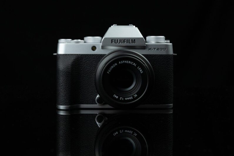 Recensione Fujifilm X-T200